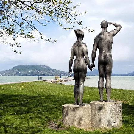 In 19477 * Balatonmáriafürdő